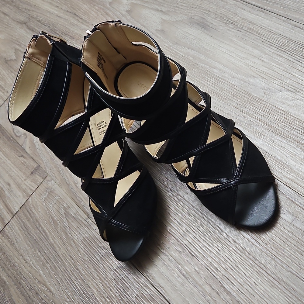 Liz Claiborne Cooper Black Fabric Cut Out Open Toe Zip Back Heels Women's 8W New